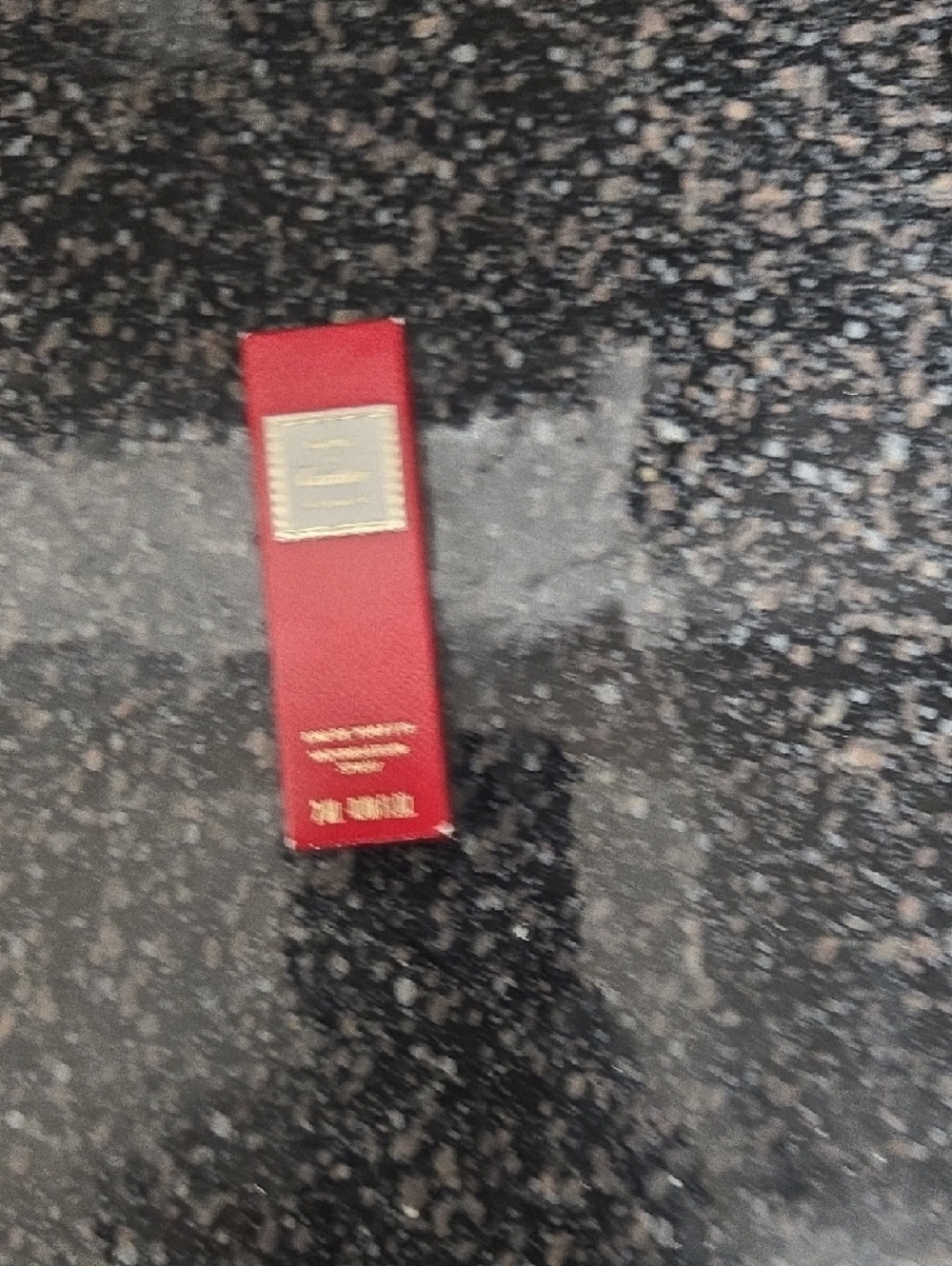 Samples Of CHANEL White Gardenia Box, Cartier, DIOR, AND TOM FORD - Picture 5 of 8